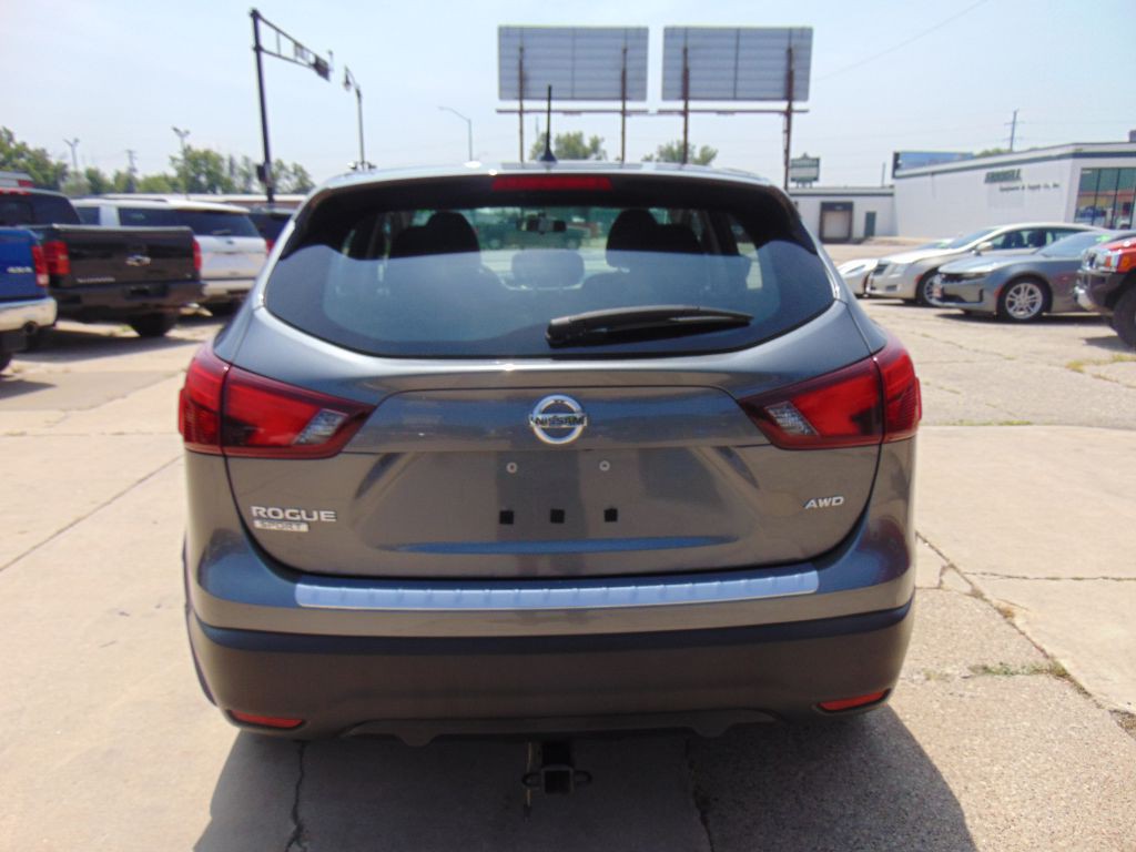 2018 Nissan Rogue Image 6