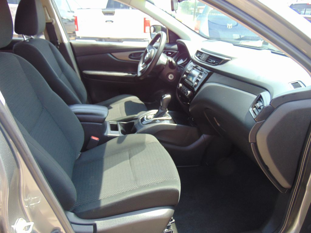 2018 Nissan Rogue Image 9