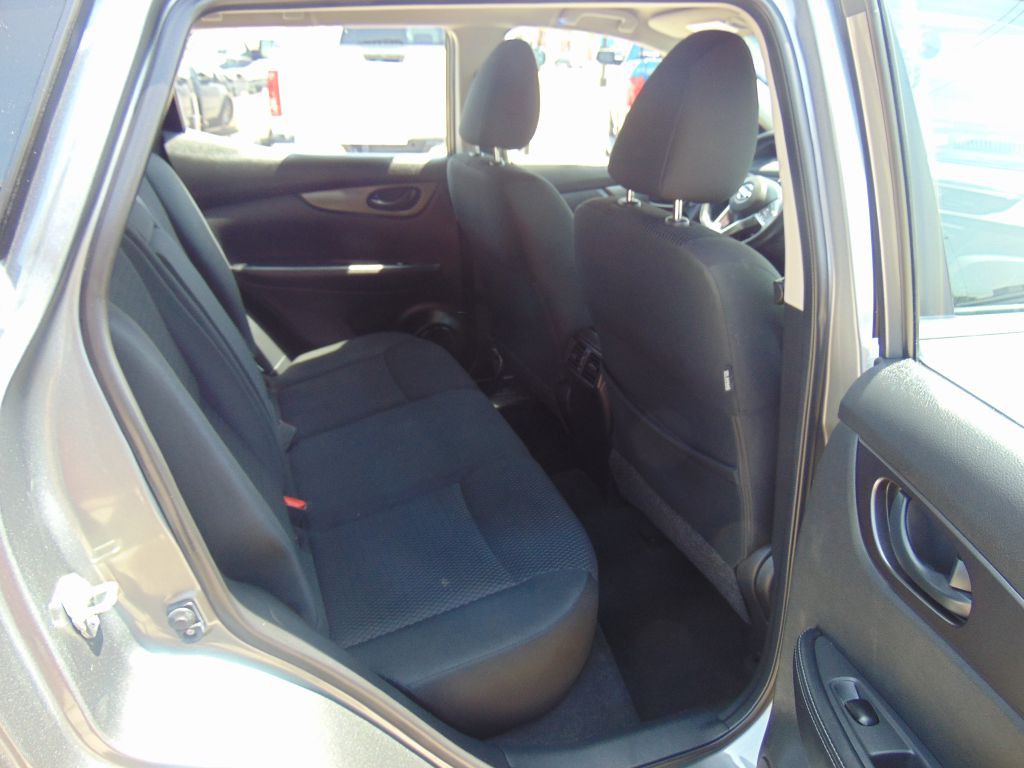 2018 Nissan Rogue Image 10