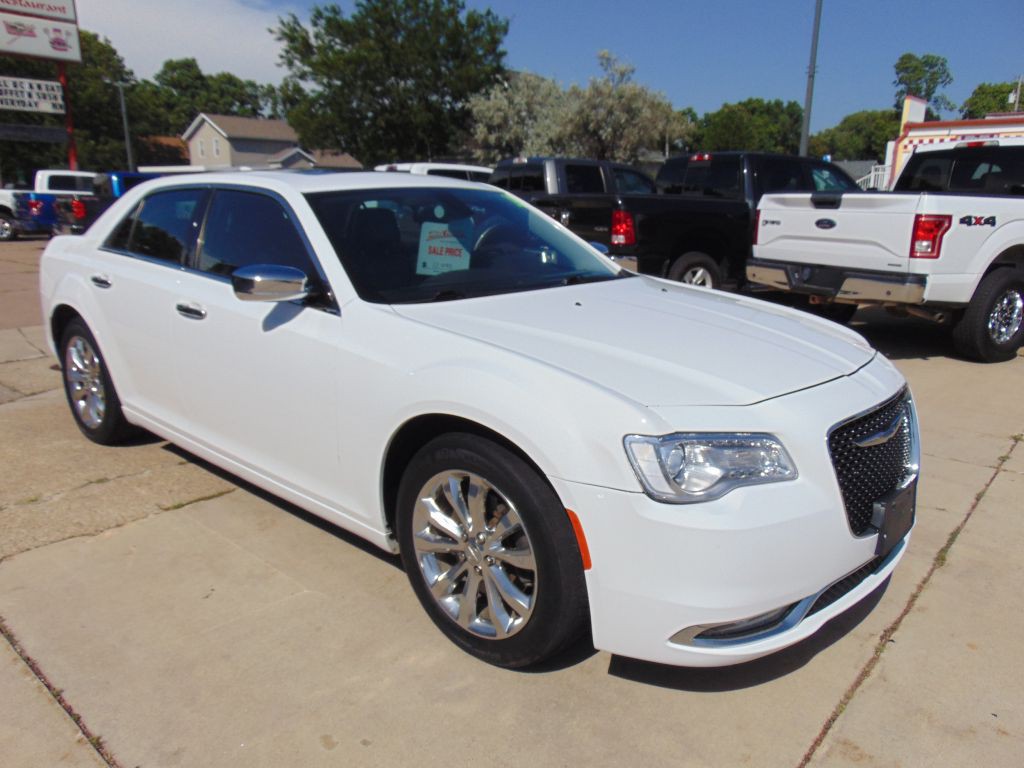 2016 Chrysler 300 Image 3