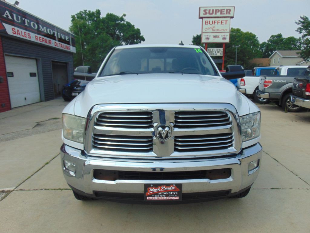 2014 RAM 2500 Image 2