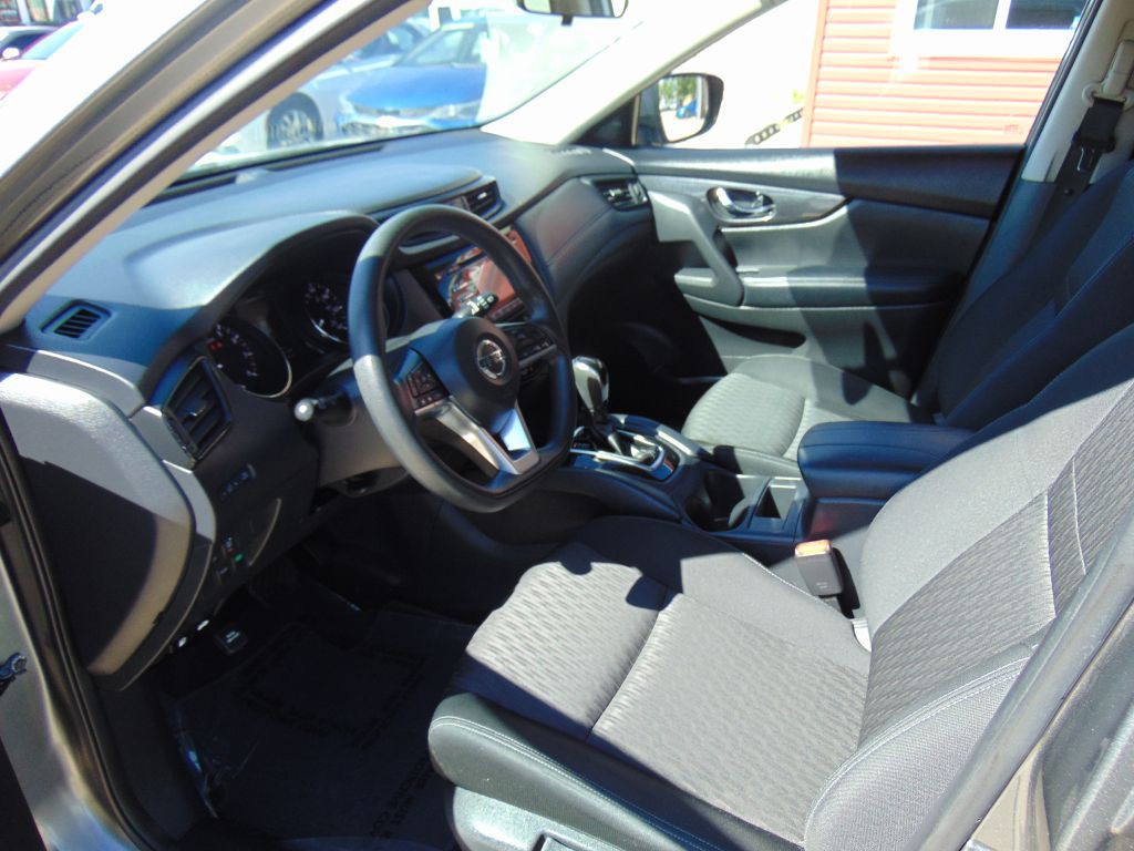 2017 Nissan Rogue Image 9