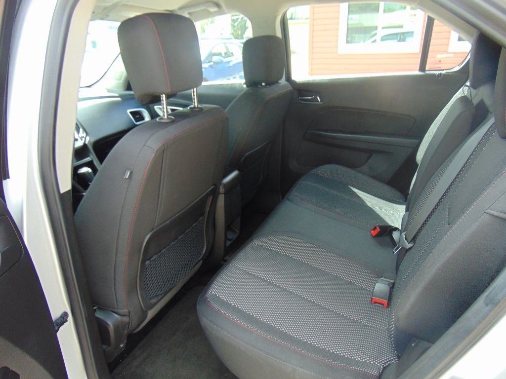2017 Chevrolet Equinox Image 9