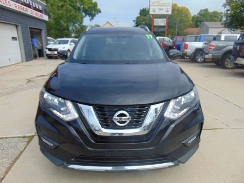 2017 Nissan Rogue Image 2