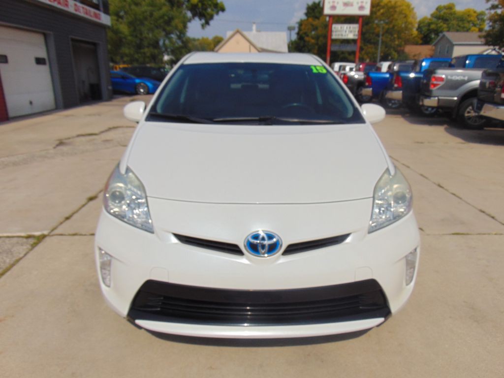 2015 Toyota Prius Image 2