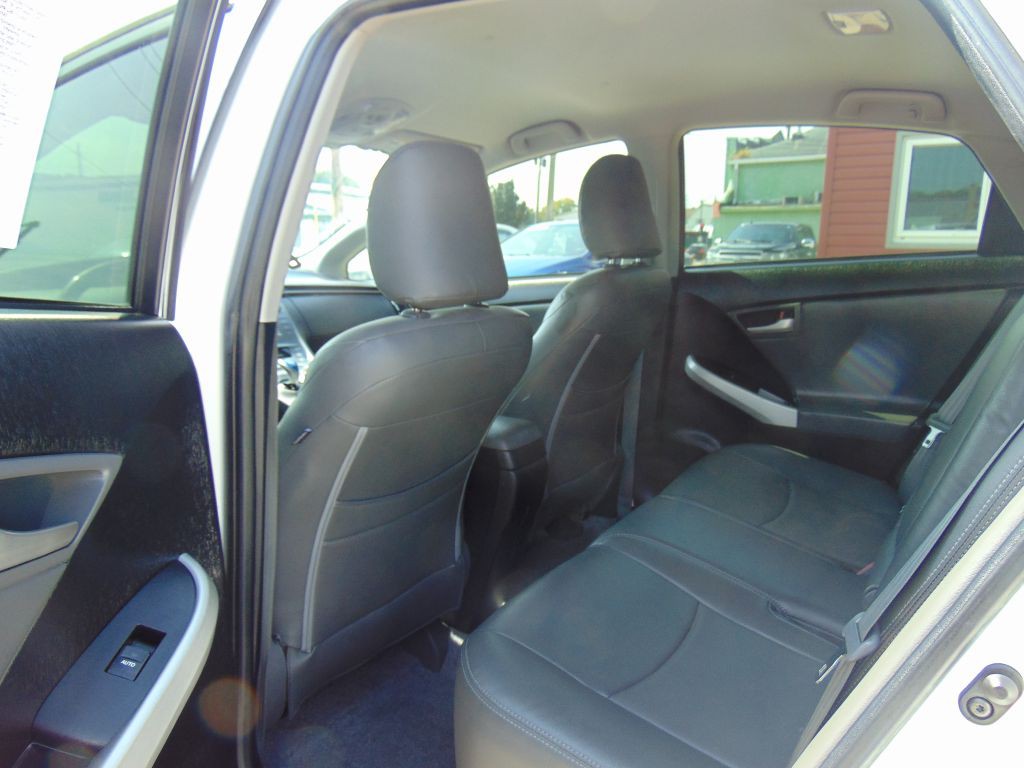 2015 Toyota Prius Image 9