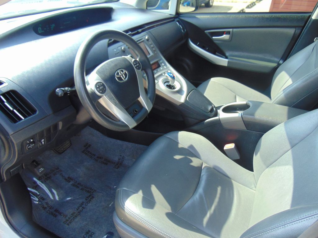 2015 Toyota Prius Image 11
