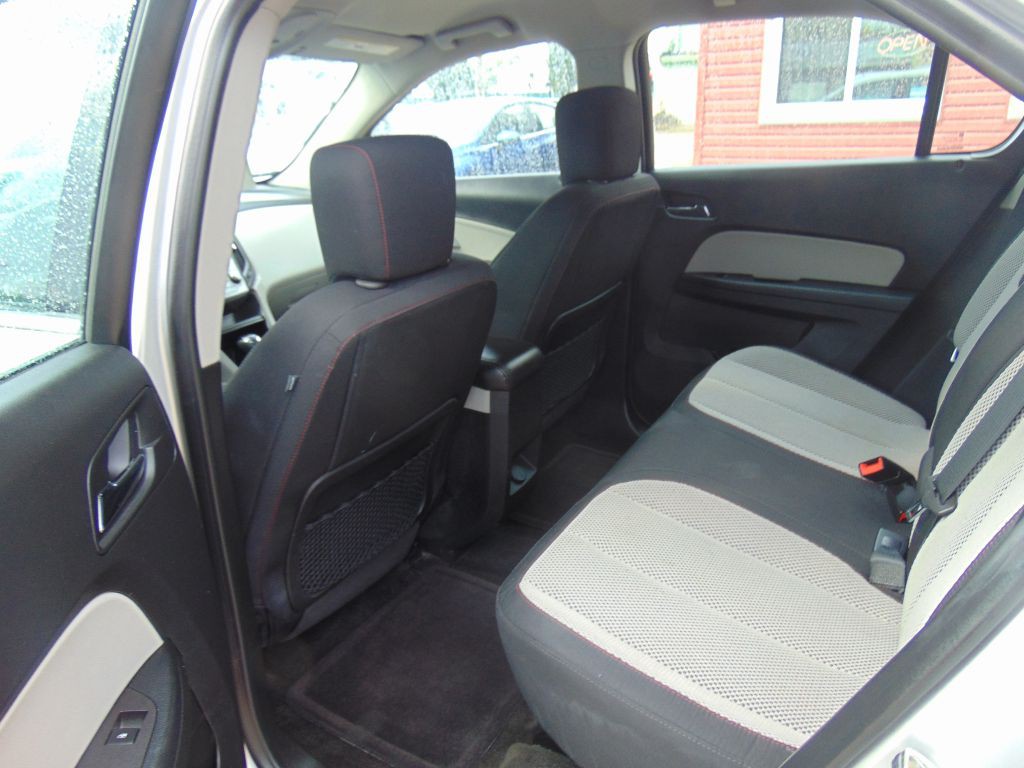 2017 Chevrolet Equinox Image 10