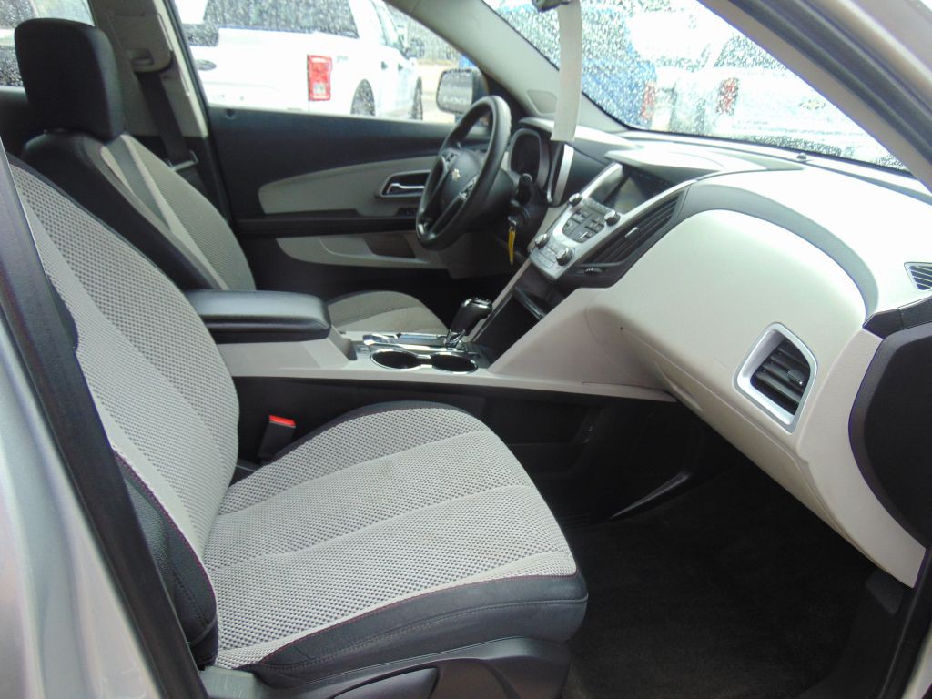 2017 Chevrolet Equinox Image 11