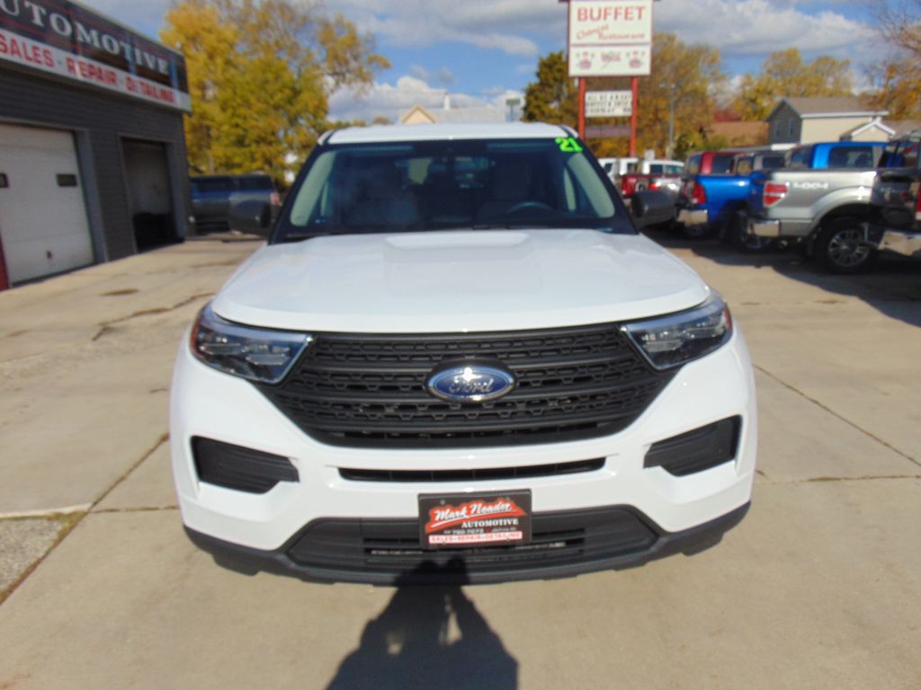 2021 Ford Explorer Image 2