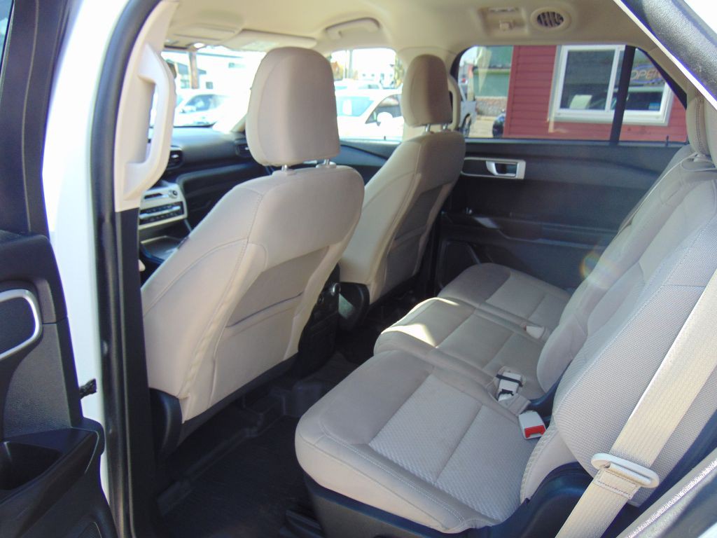 2021 Ford Explorer Image 9