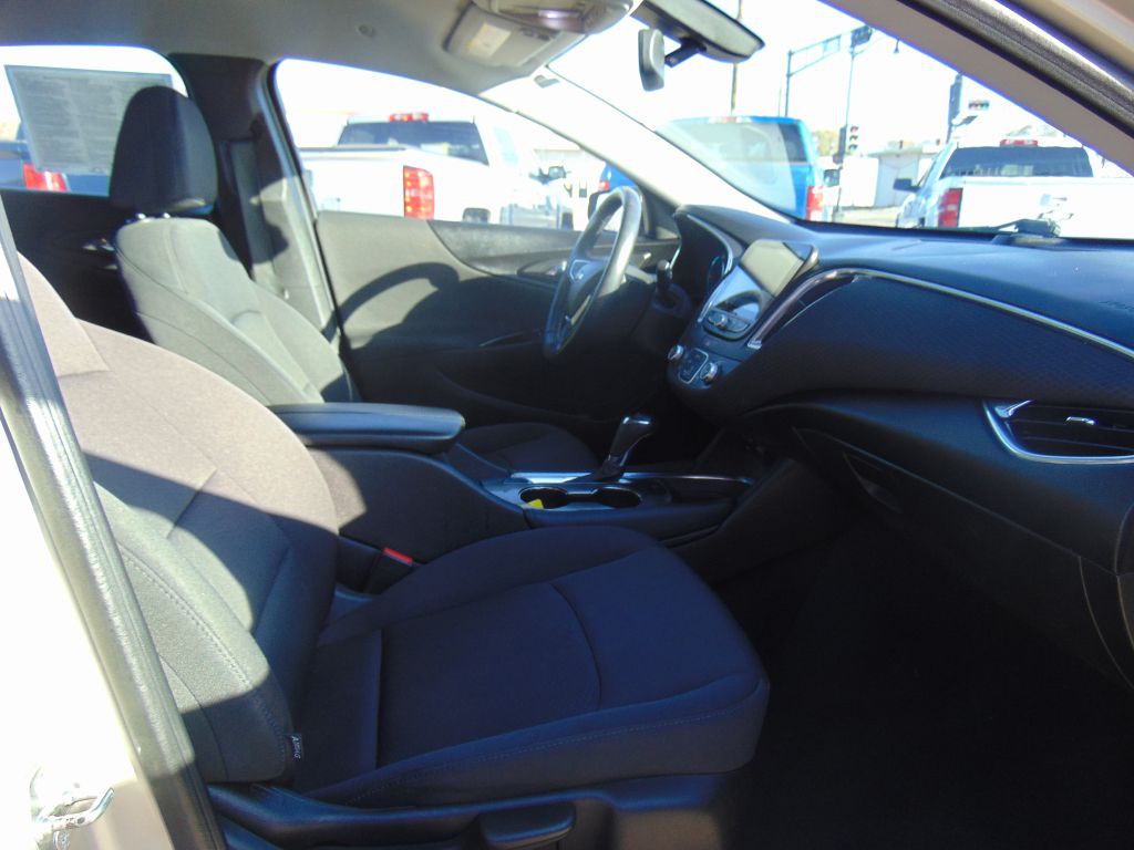 2016 Chevrolet Malibu Image 10