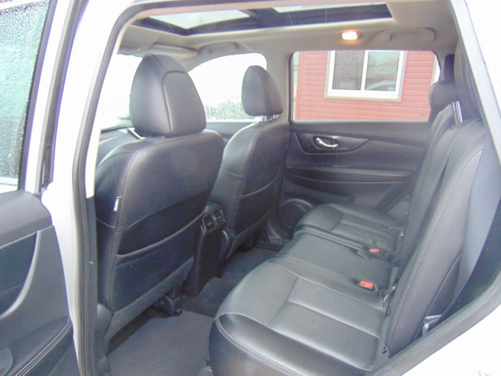 2015 Nissan Rogue Image 9