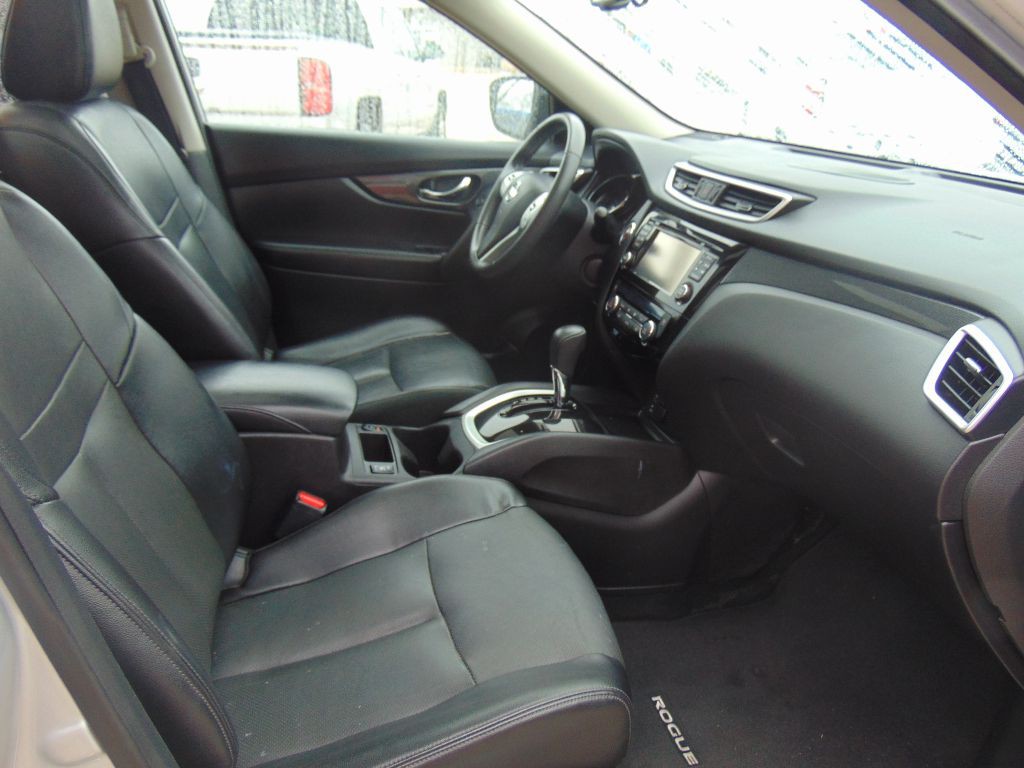 2015 Nissan Rogue Image 10