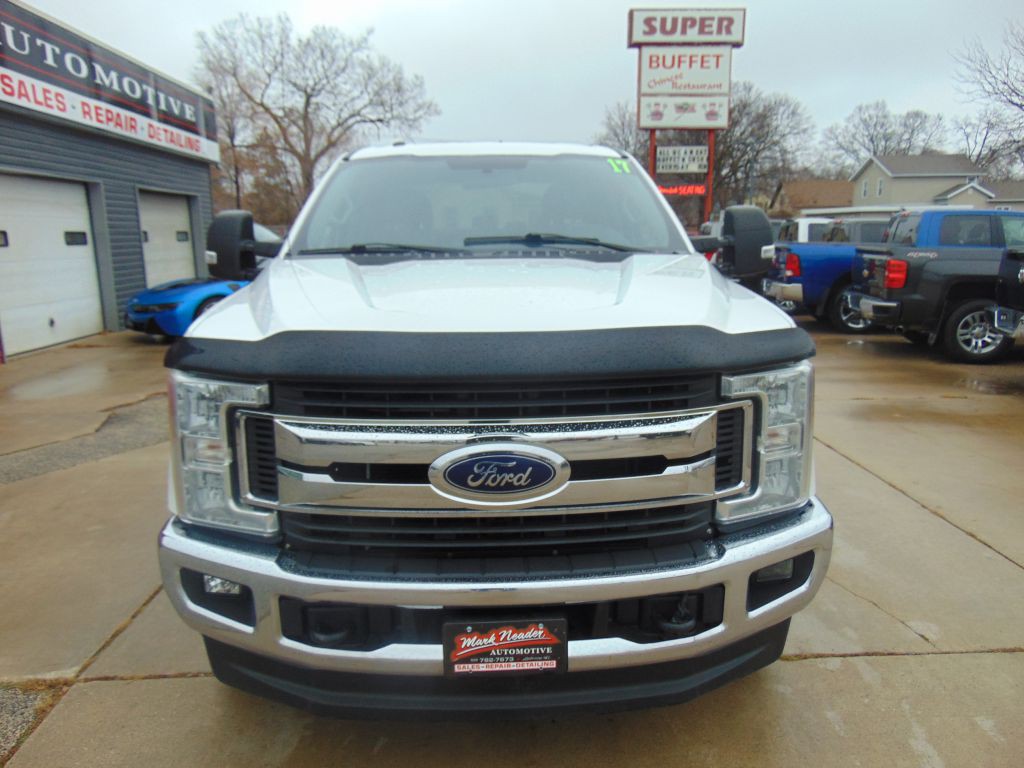 2017 Ford F-250 Image 2