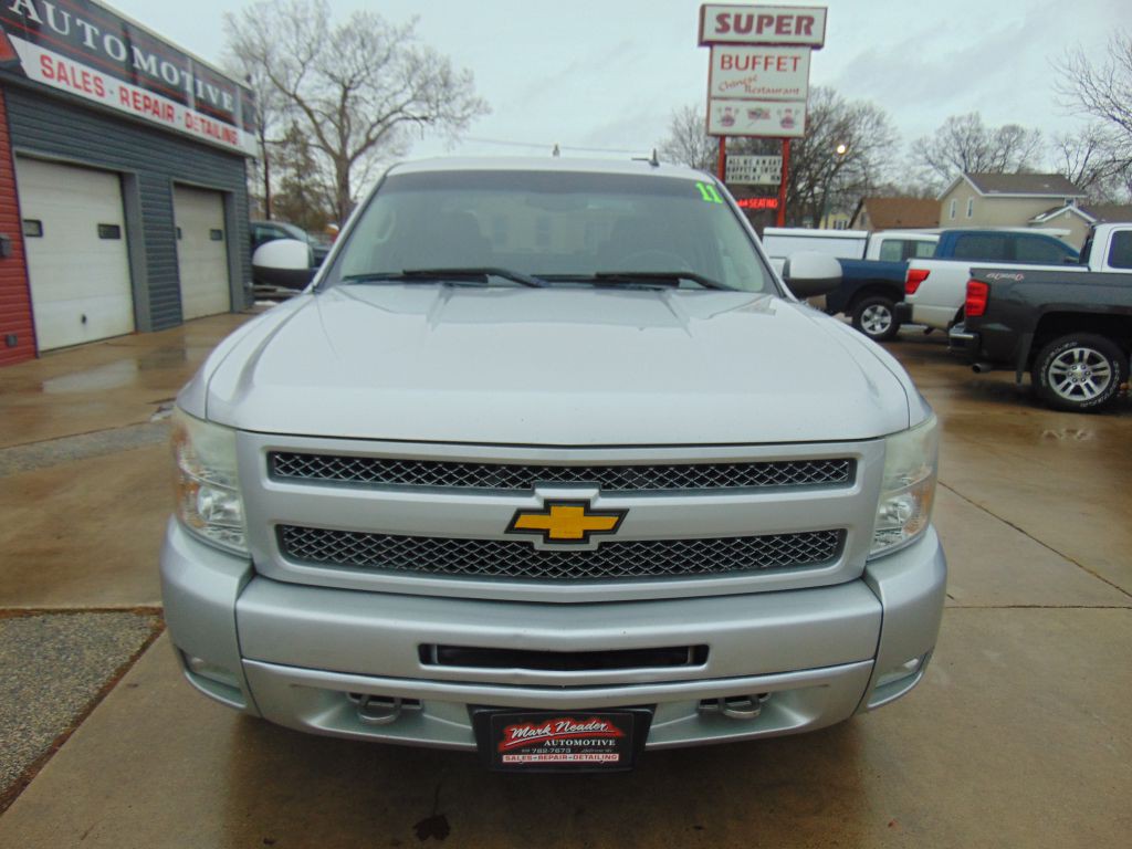 2011 Chevrolet Silverado 1500 Image 2