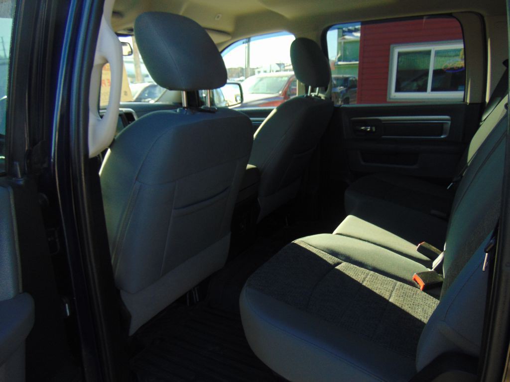 2017 RAM 1500 Image 9