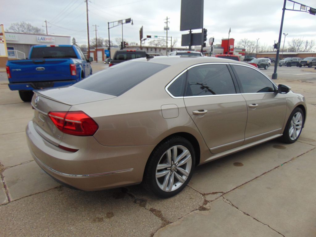 2016 Volkswagen Passat Image 5