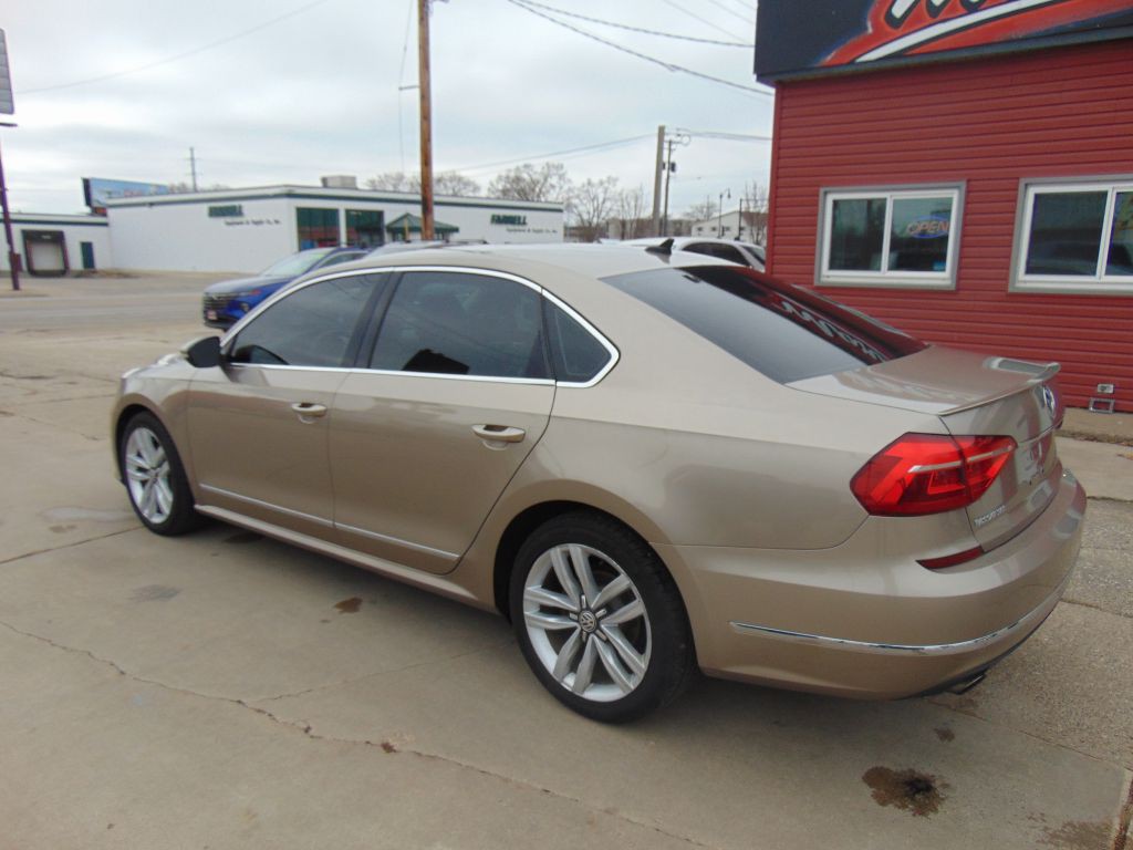 2016 Volkswagen Passat Image 7