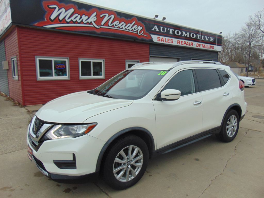 2018 Nissan Rogue Image 1