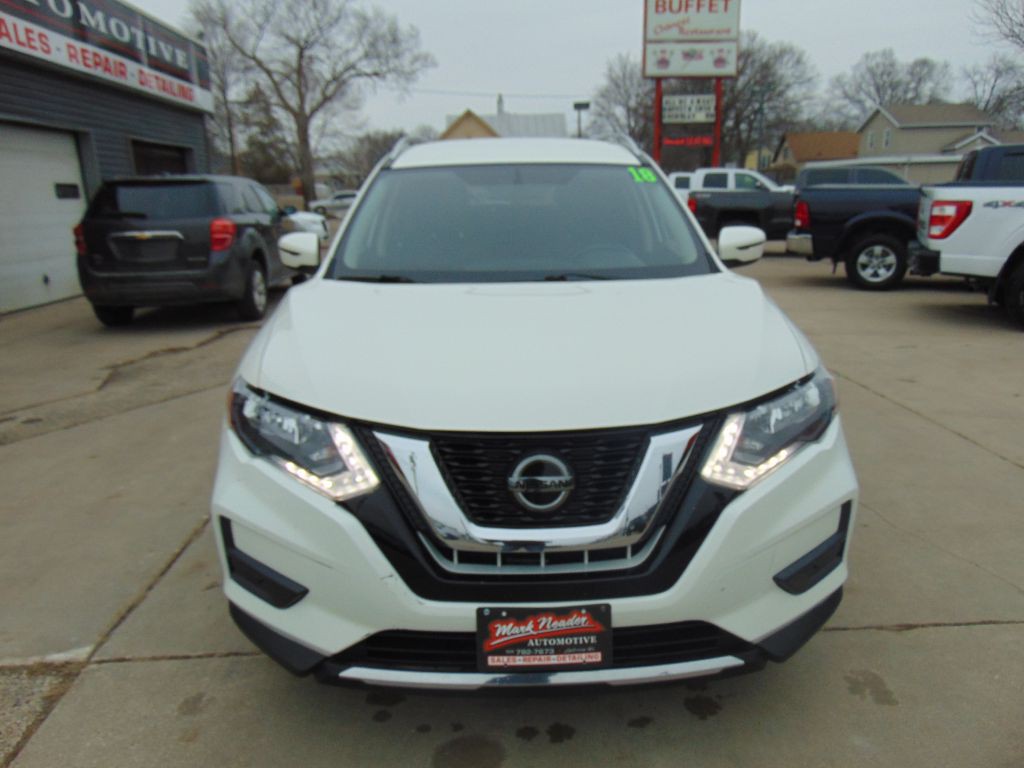 2018 Nissan Rogue Image 2