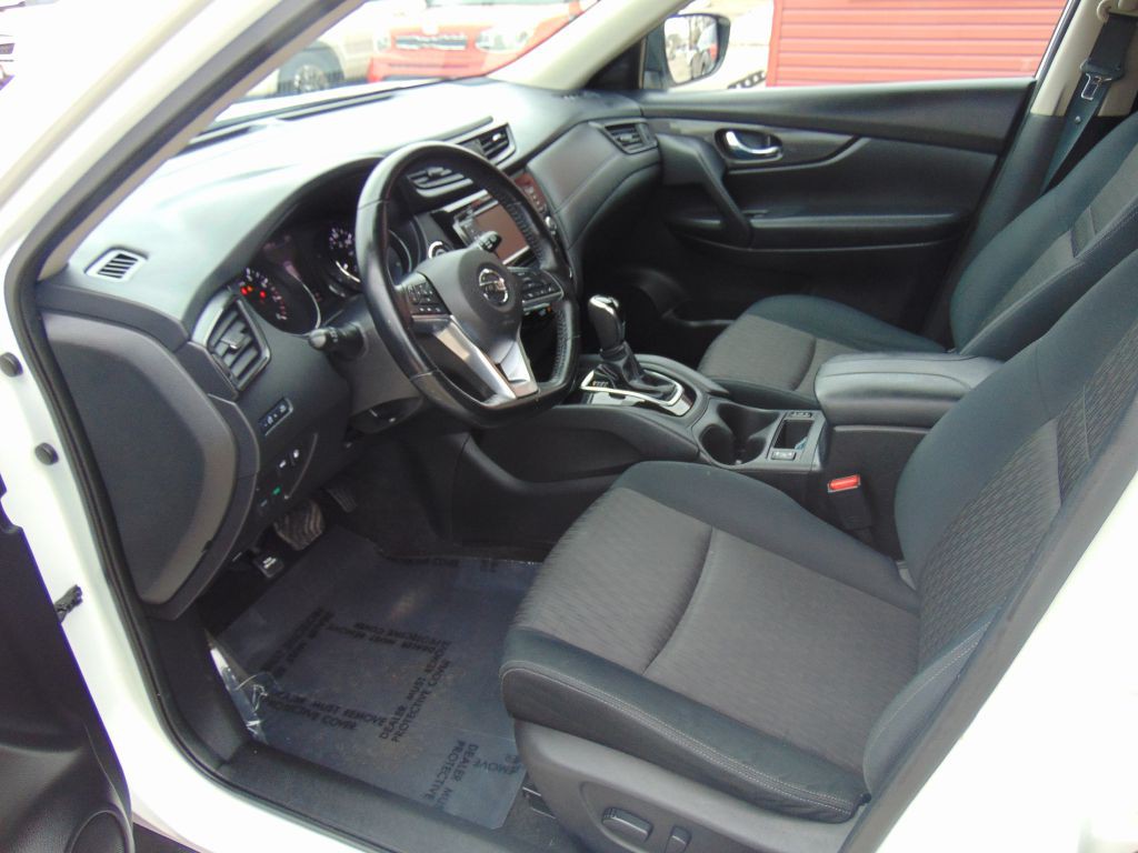 2018 Nissan Rogue Image 11