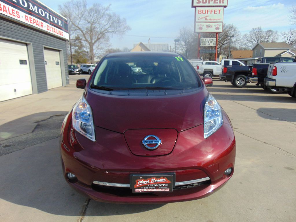 2017 Nissan Leaf Image 2