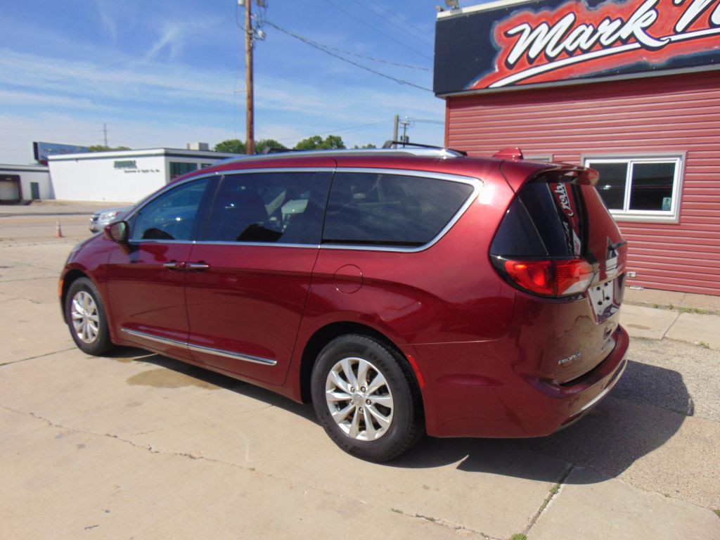 2018 Chrysler Pacifica Image 7