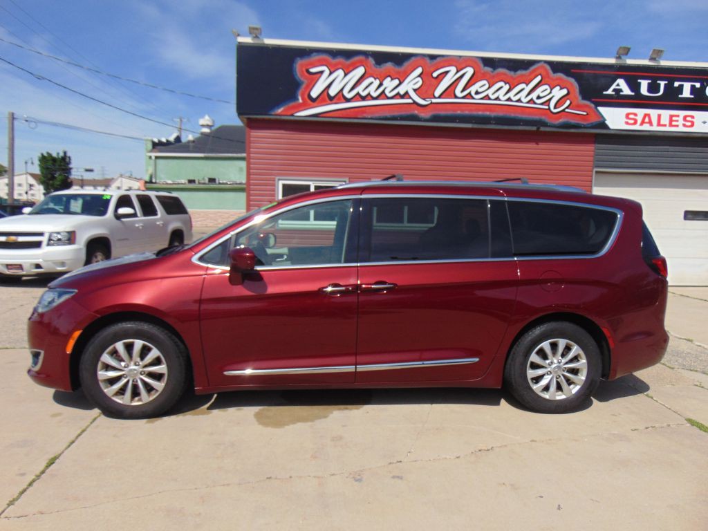 2018 Chrysler Pacifica Image 8