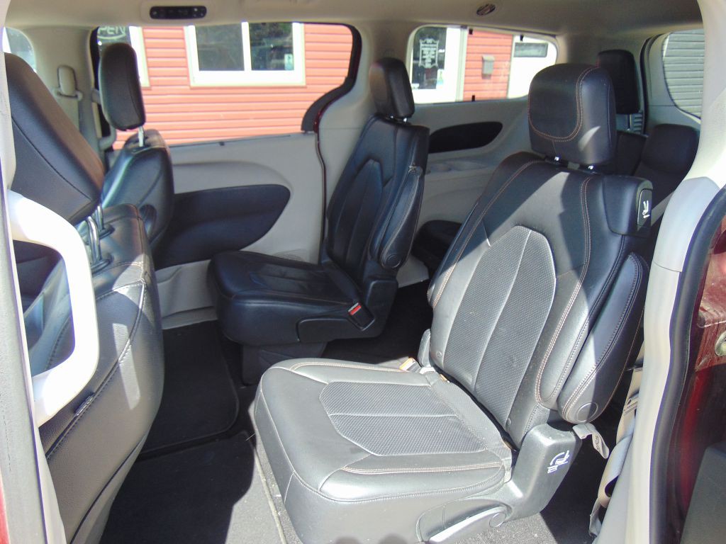 2018 Chrysler Pacifica Image 10