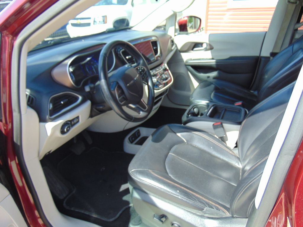 2018 Chrysler Pacifica Image 13