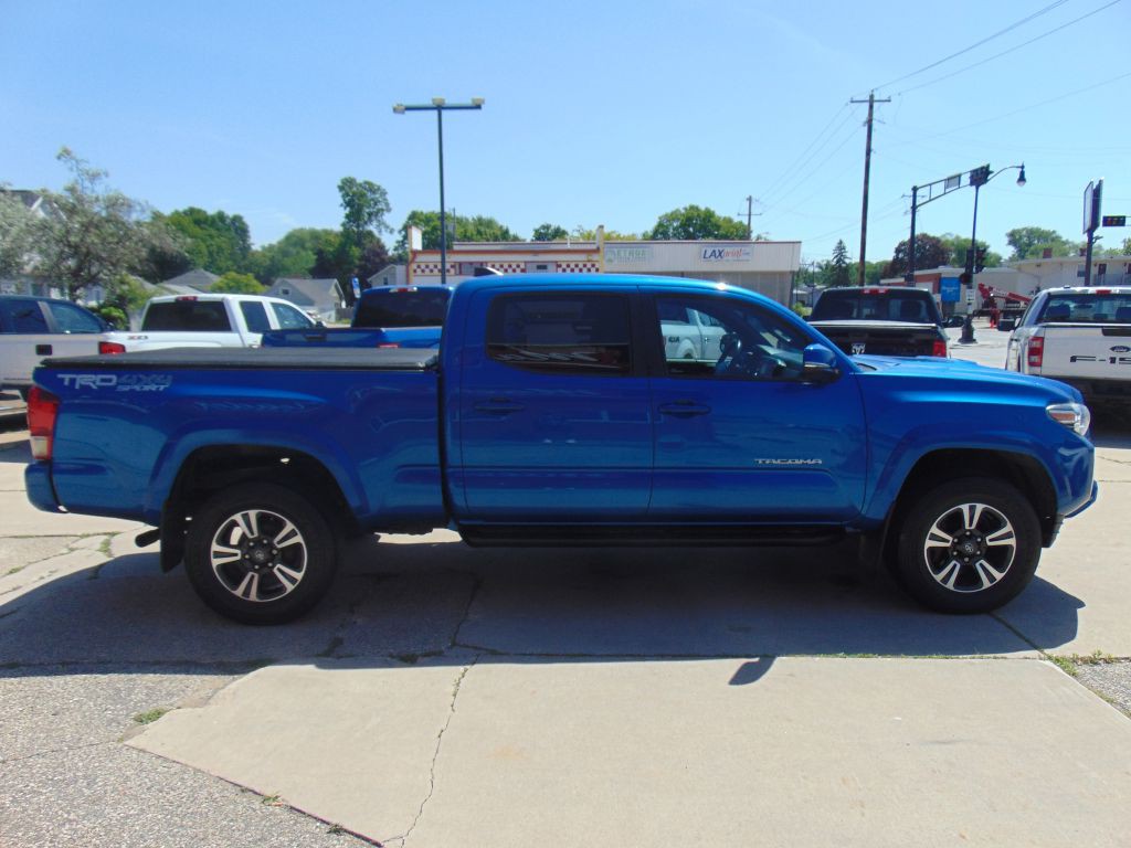 2016 Toyota Tacoma Image 4