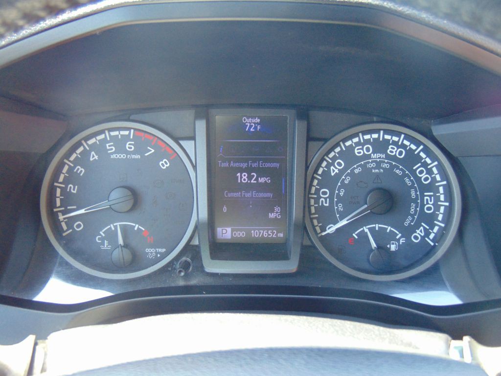 2016 Toyota Tacoma Image 12