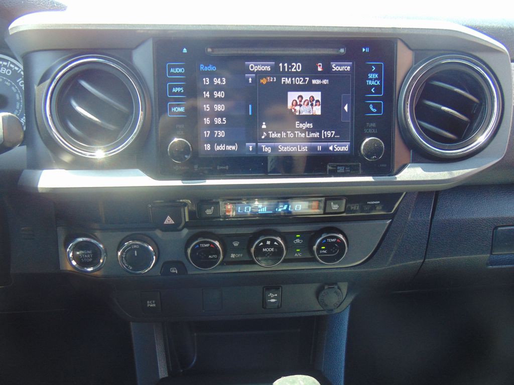 2016 Toyota Tacoma Image 13