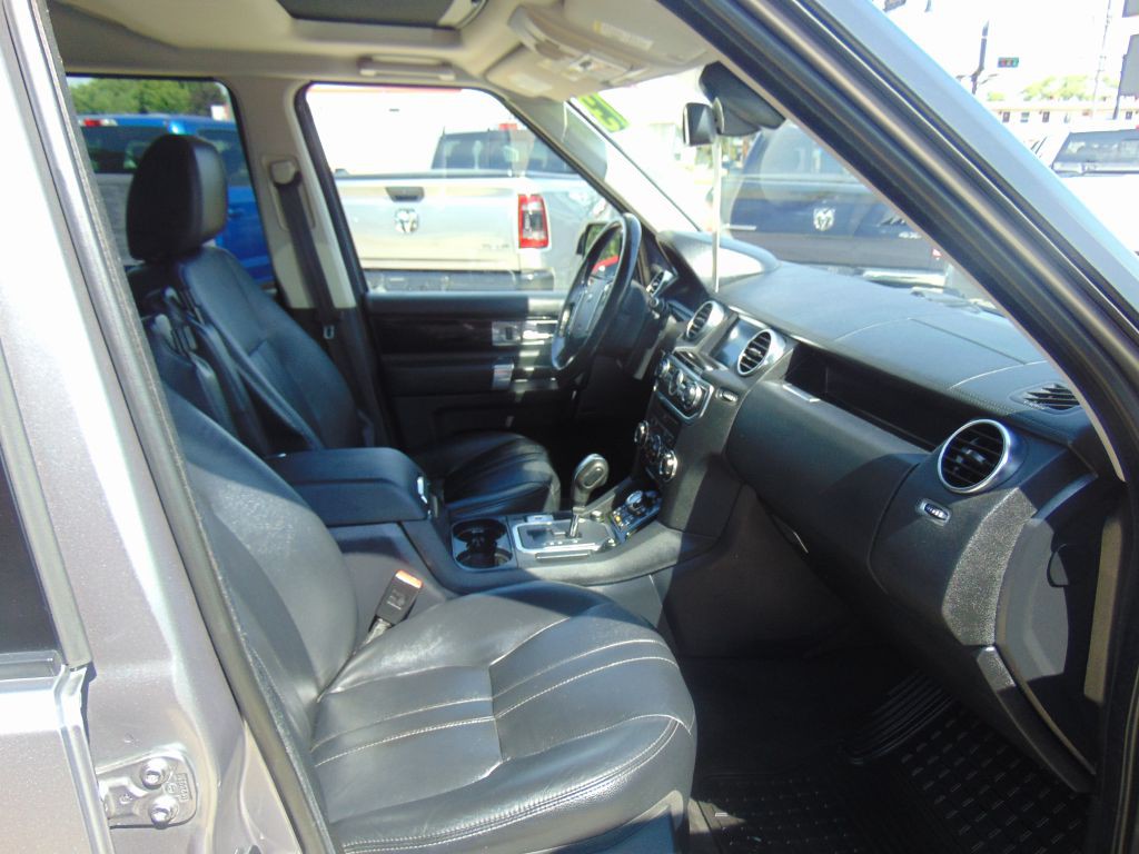 2013 Land Rover LR4 Image 11