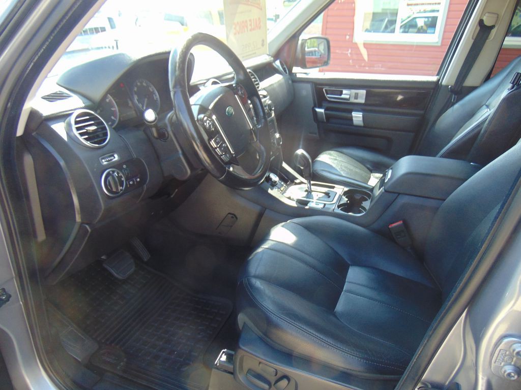 2013 Land Rover LR4 Image 12