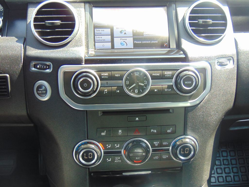 2013 Land Rover LR4 Image 14