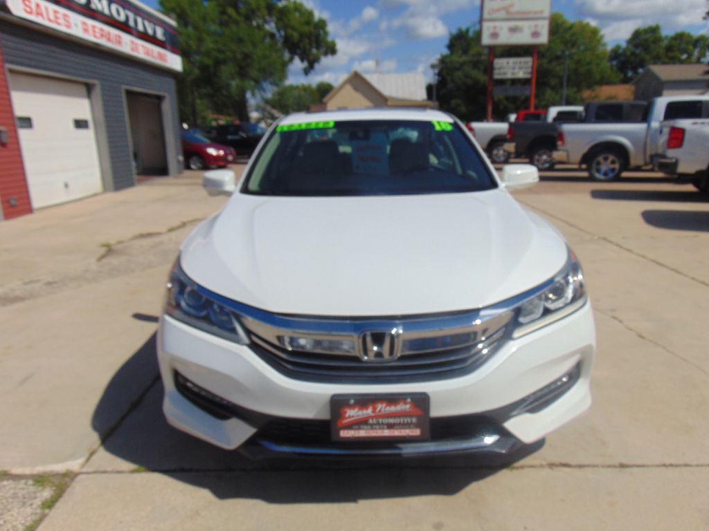 2016 Honda Accord Image 2