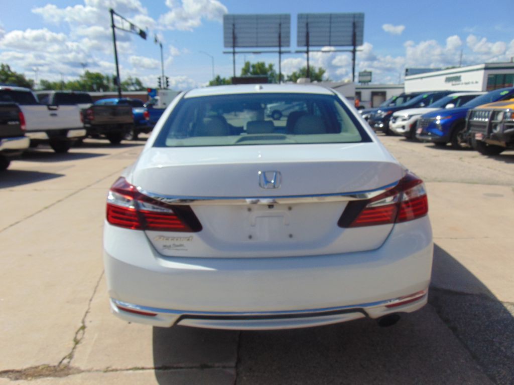 2016 Honda Accord Image 6