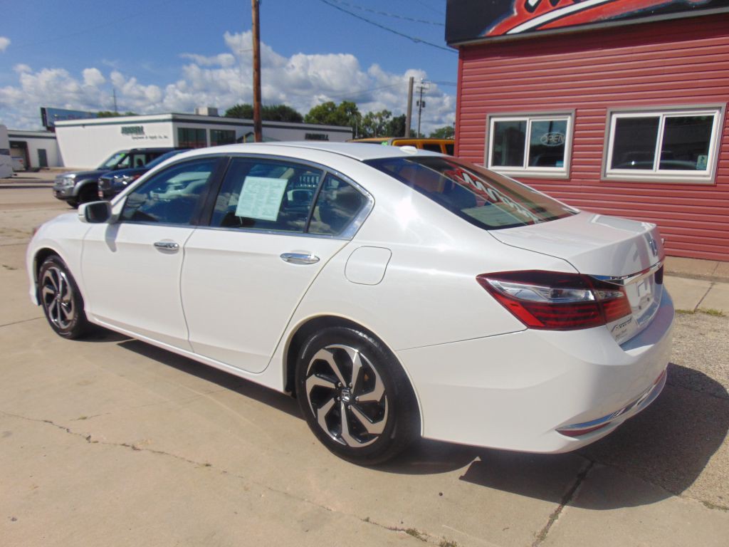 2016 Honda Accord Image 7