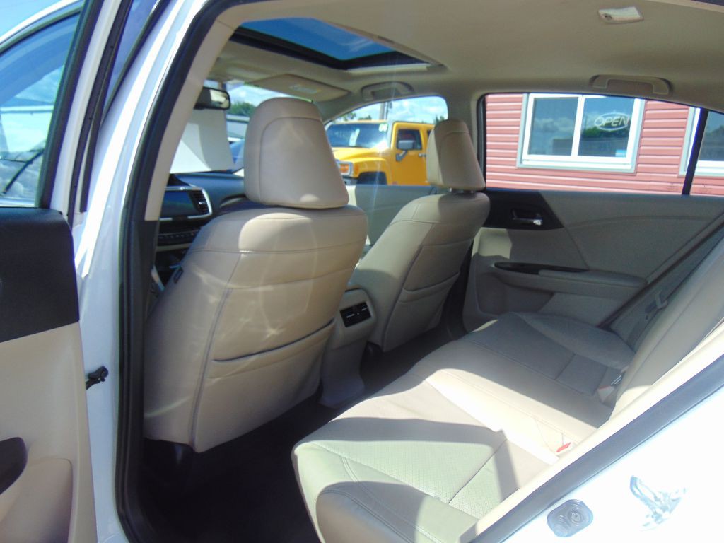 2016 Honda Accord Image 9