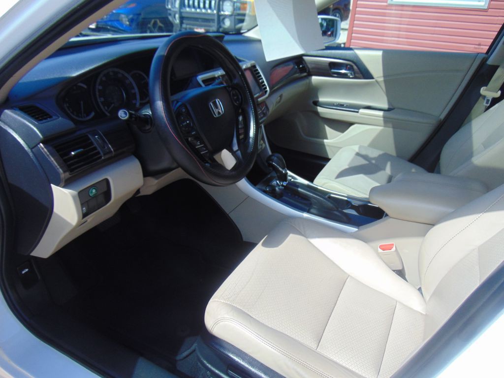 2016 Honda Accord Image 11