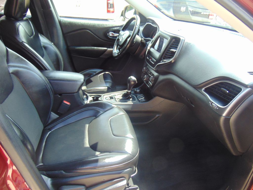 2019 Jeep Cherokee Image 10
