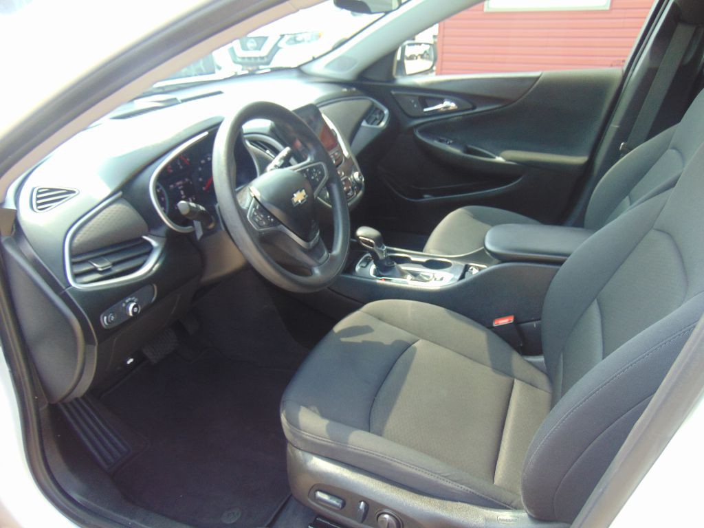 2023 Chevrolet Malibu Image 9