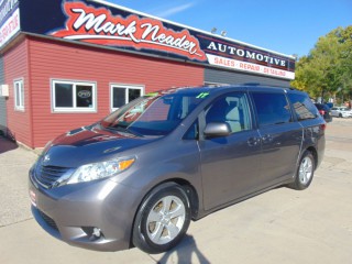 Image for 2017 Toyota Sienna LE ID: 7713351