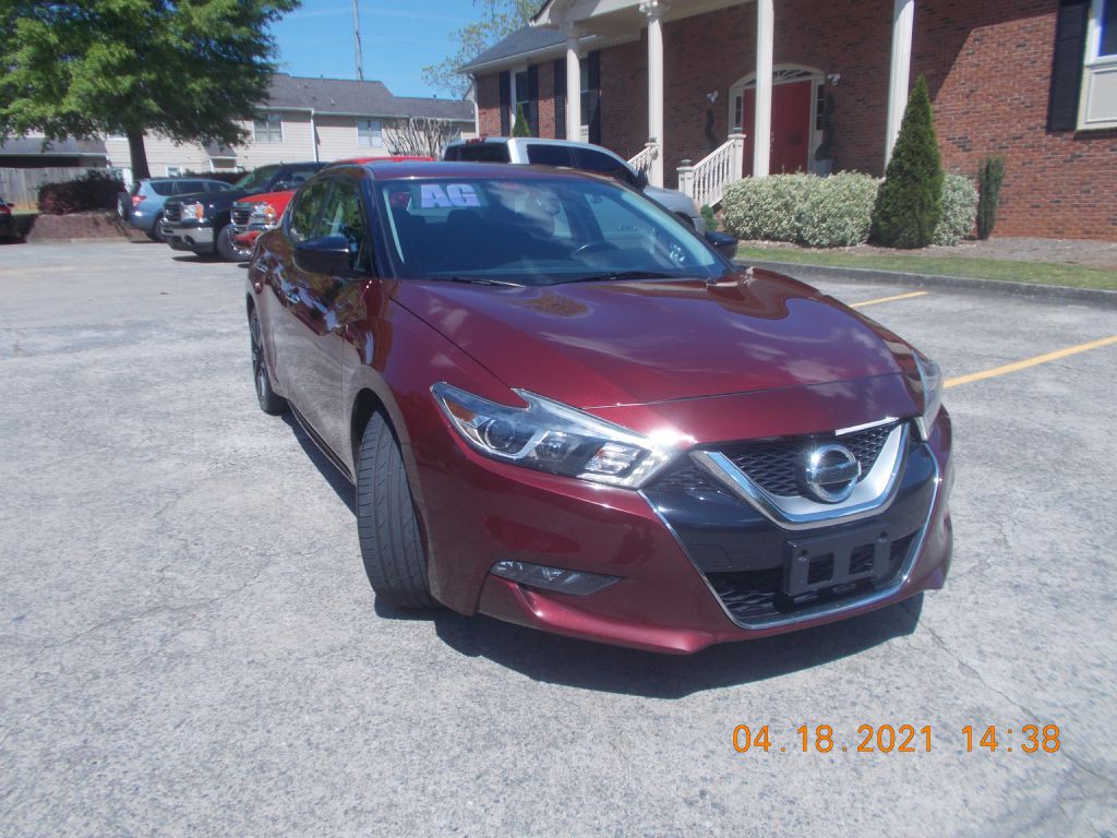 2017 Nissan Maxima Image 1