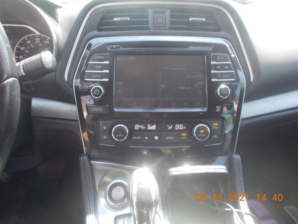 2017 Nissan Maxima Image 12