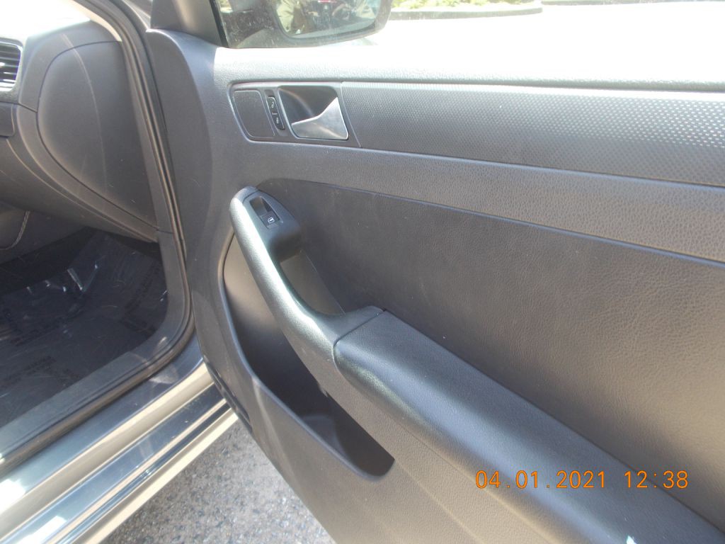 2012 Volkswagen Jetta Image 5