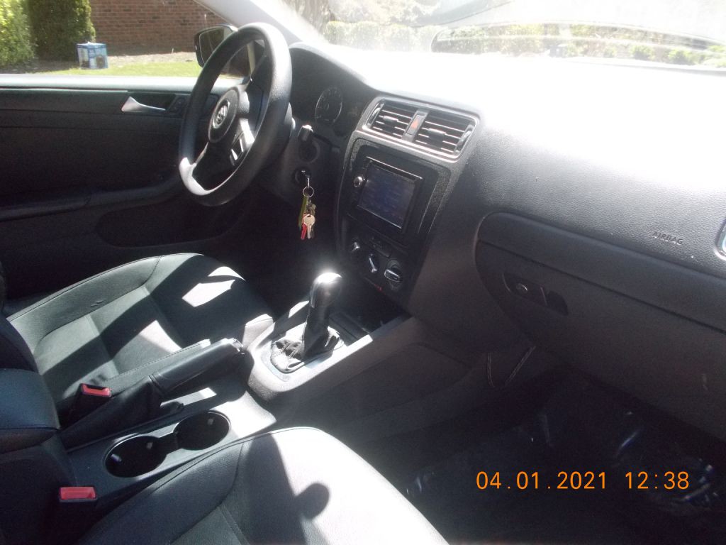 2012 Volkswagen Jetta Image 6