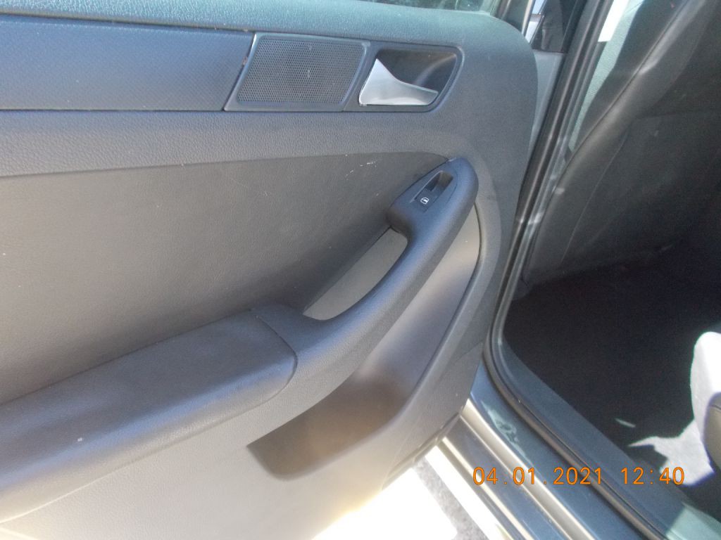 2012 Volkswagen Jetta Image 13